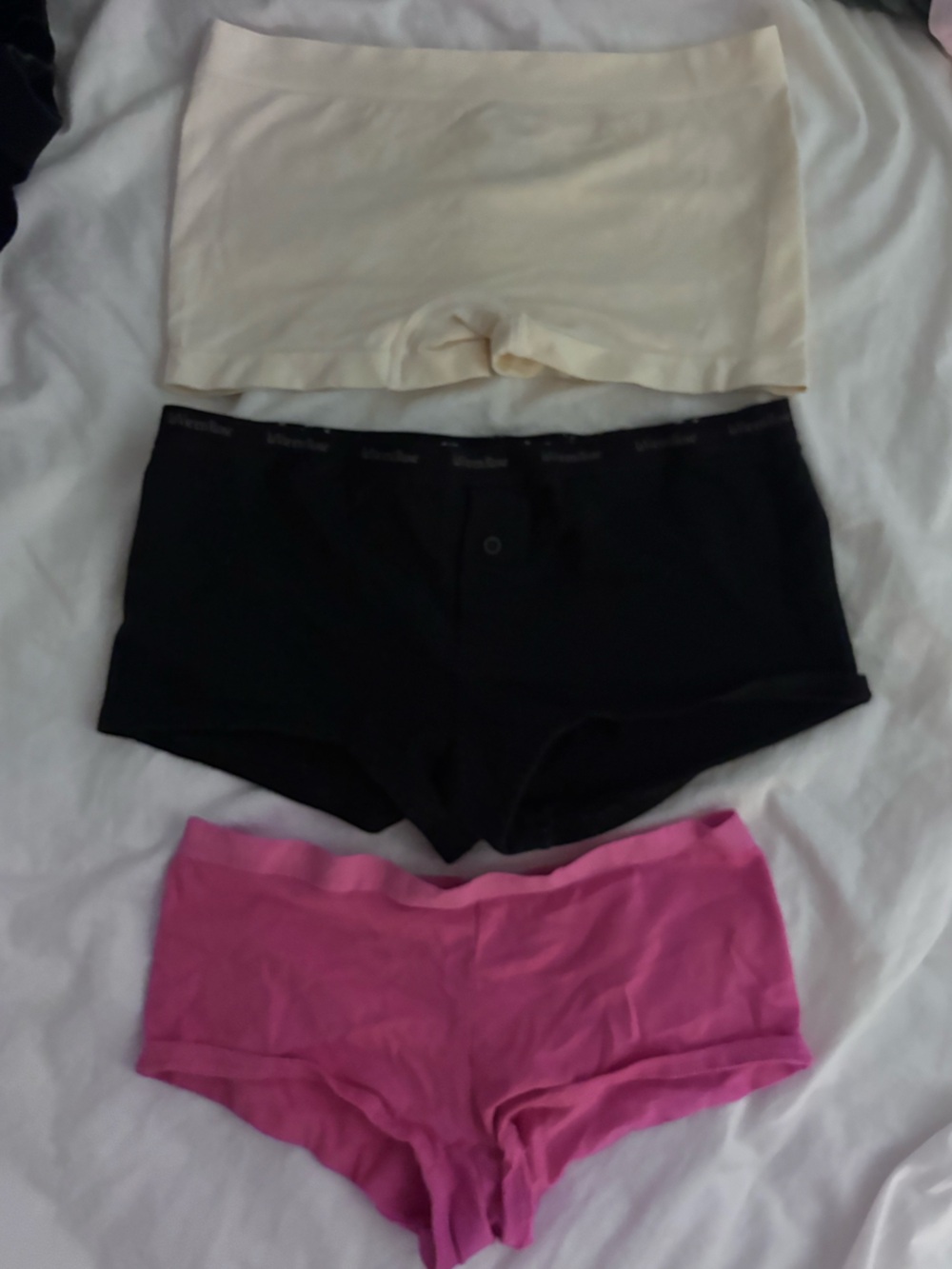 BUNDLE 3 BoyShorts Juicy Coture, Areopostale, La vie en rose